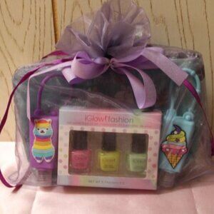 Cosmetic Bag Llama Themed Gift Set - New